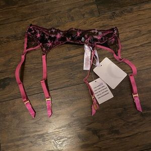 Garter XS Savage X Fenty NWT